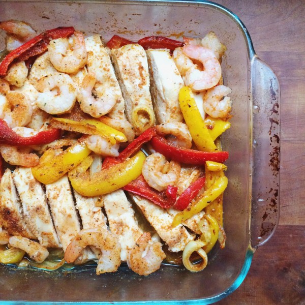 One-pan Chicken & Shrimp Fajitas | thethingsilovemost.com