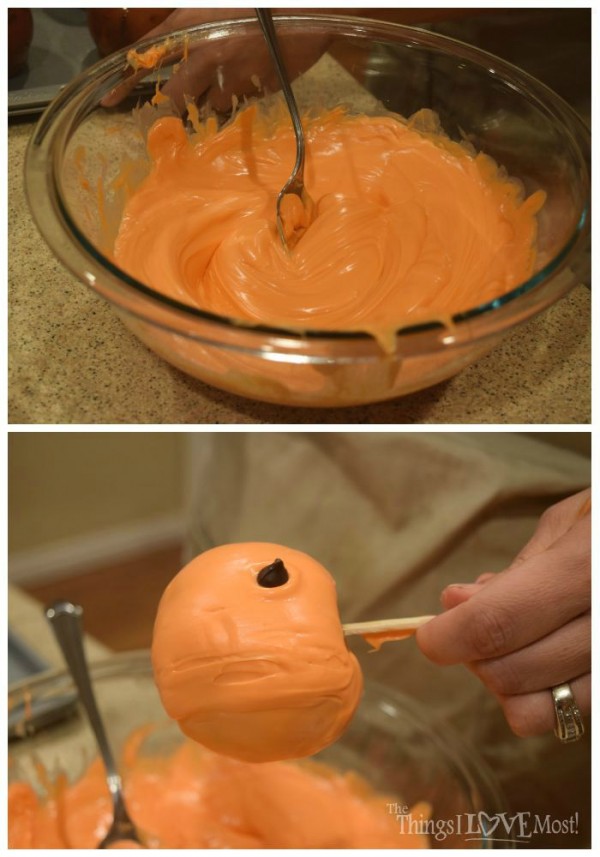 Halloween Pumpkin Caramel Apples | TheThingsILoveMost.com