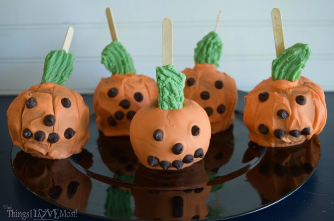 Halloween Pumpkin Caramel Apples